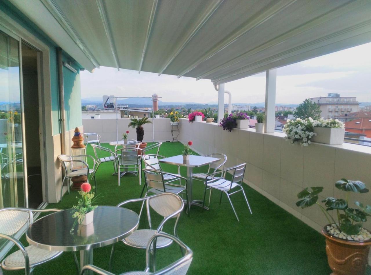 Hotel Aurora Mare リミニ エクステリア 写真